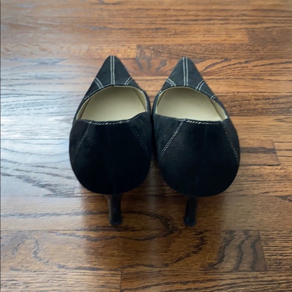 Anne Klein AK black suede low heels, sz 6.5 - Picture 4 of 8